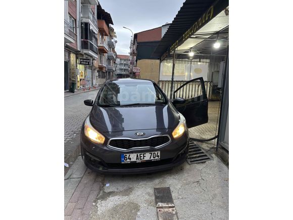 Sahibinden Kia Ceed 1.6 CRDi Comfort 2015 Model 