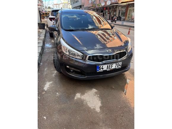 Sahibinden Kia Ceed 1.6 CRDi Comfort 2015 Model 