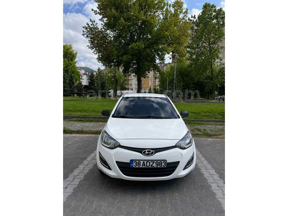 Sahibinden Hyundai i20 1.2 D-CVVT Jump 2013 Model  148.000 km Beyaz