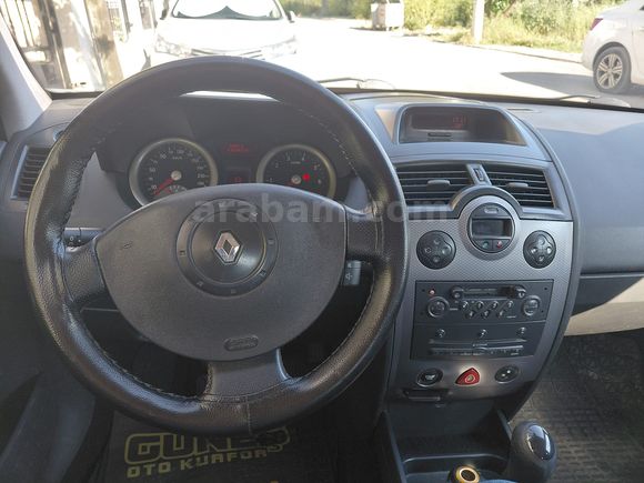 2. Sahibinden Renault Megane 1.6 Dynamique 2004 Model 