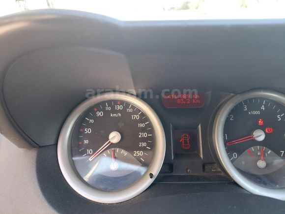 2. Sahibinden Renault Megane 1.6 Dynamique 2004 Model 