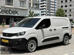 ULUTÜRK MOTORLU ARAÇLAR'DAN 2023 PEUGEOT PARTNER PANELVAN BOYASI