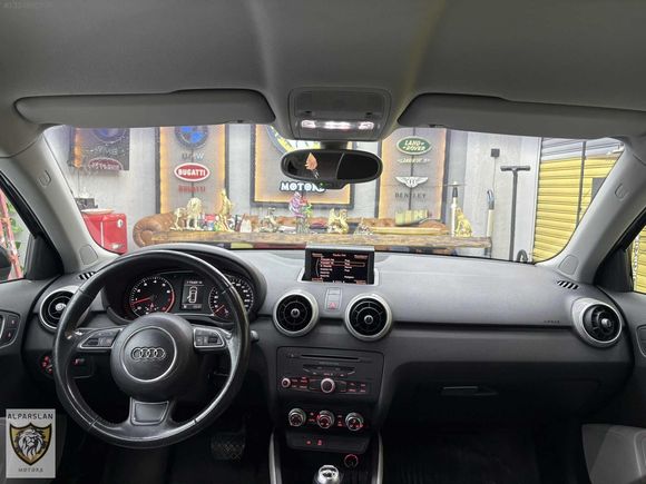 2012 MODEL A1 SPORTBACK1.4 TFSI AMBITION S-TRONIC