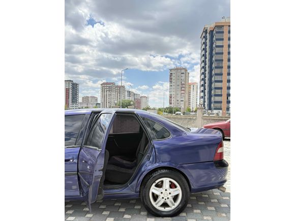 Opel Vectra 2.0 CD BAKIMLI TEMİZ