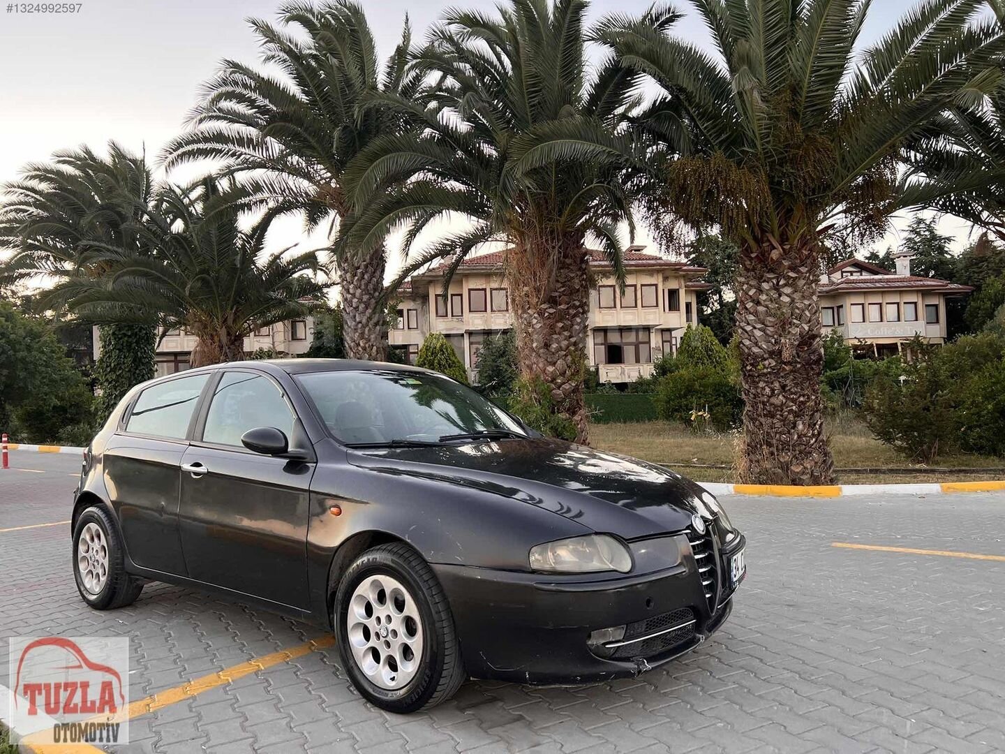 Galeriden Alfa Romeo 147 1.6 TS Distinctive 2003 Model İstanbul 329.000 km Siyah 3