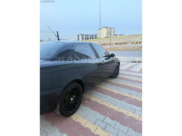 EFENDY OTOMOTİV DEN ALFA ROMEO SANRUFFLU , DEĞİŞENSİZ