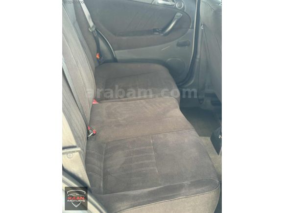 2006 model koleksiyonluk Alfa Romeo 1.6 tspark