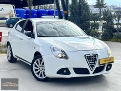 ALFA ROMEO GİULİETTA 1.4 TB MULTİAİRS KİRMİZİ MOTOR OTOMATİK