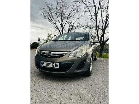 Öğretmenden Opel Corsa 1.4 Twinport Essentia 2011 Model