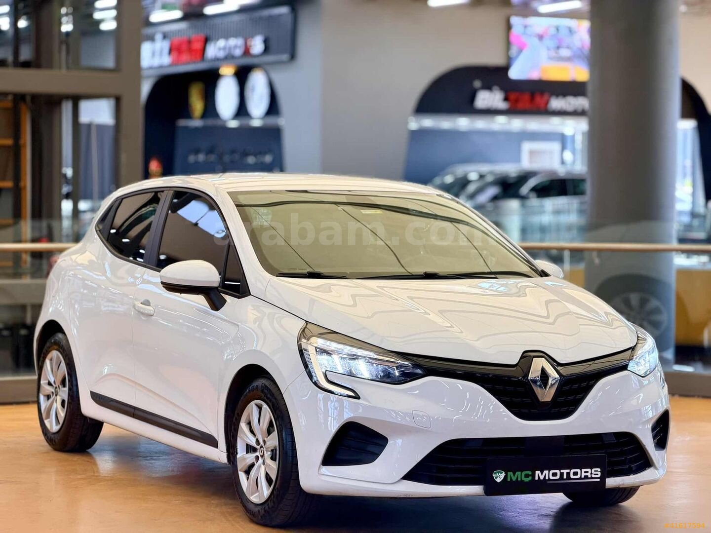 Galeriden Renault Clio 1.0 TCe Joy 2022 Model İstanbul 117.800 km Beyaz 3