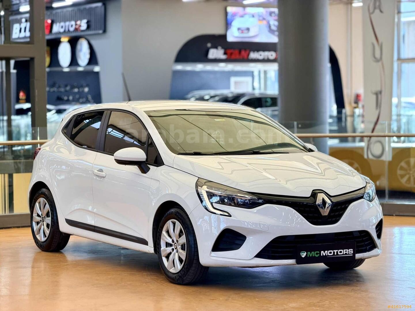 Galeriden Renault Clio 1.0 TCe Joy 2022 Model İstanbul 117.800 km Beyaz 6