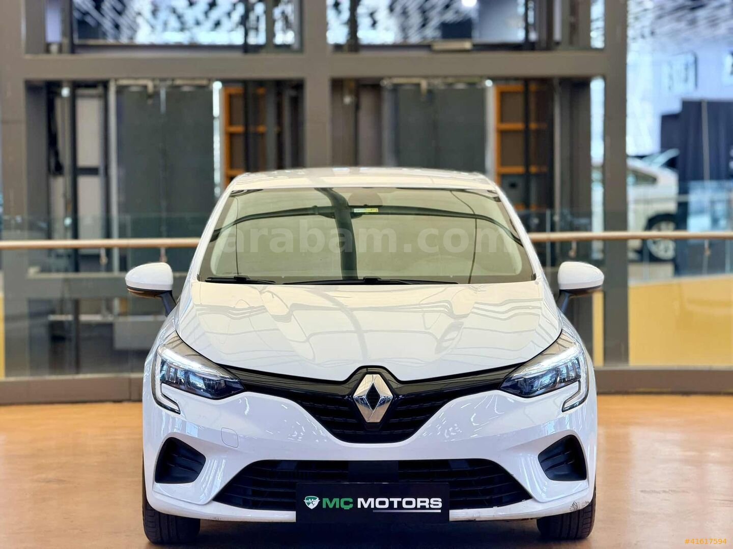 Galeriden Renault Clio 1.0 TCe Joy 2022 Model İstanbul 117.800 km Beyaz 2