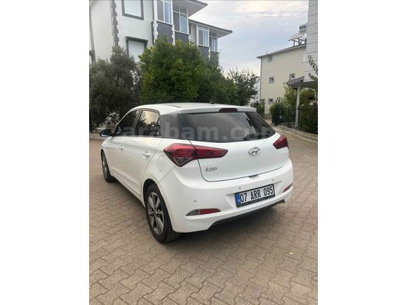 Sahibinden Hyundai i20 1.2 MPI Style 2017 Model 