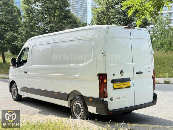 MİRHAN OTOMOTİV'DEN 2025 RENAULT MASTER 13M3 HATASIZ 12.000 KM