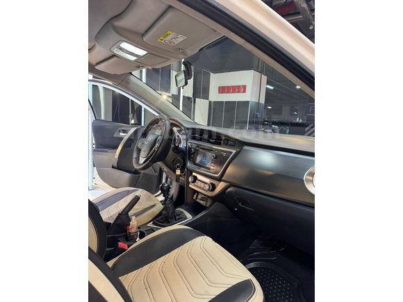 Toyota Auris 1.4 D-4D Touch Skypack 2014 Manuel