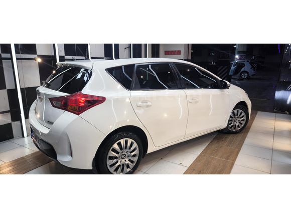 Toyota Auris 1.4 D-4D Touch Skypack 2014 Manuel