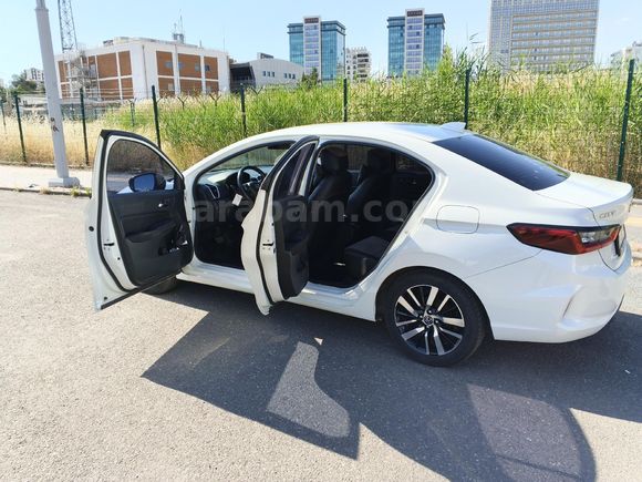 Düşük km'li, garantisi devam etmektedir
