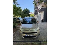 Sahibinden Citroen Berlingo 1.6 HDi Combi SX 2011 Model  243.000 km Bej