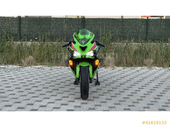 Galeriden Kawasaki Ninja ZX 6R 2024 Model Bursa 6.001 km Yeşil