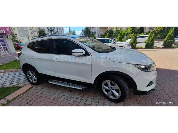 İlk sahibinden Nissan Qashqai 1.2 DIG-T Tekna 2018 Model  63.000 km Beyaz