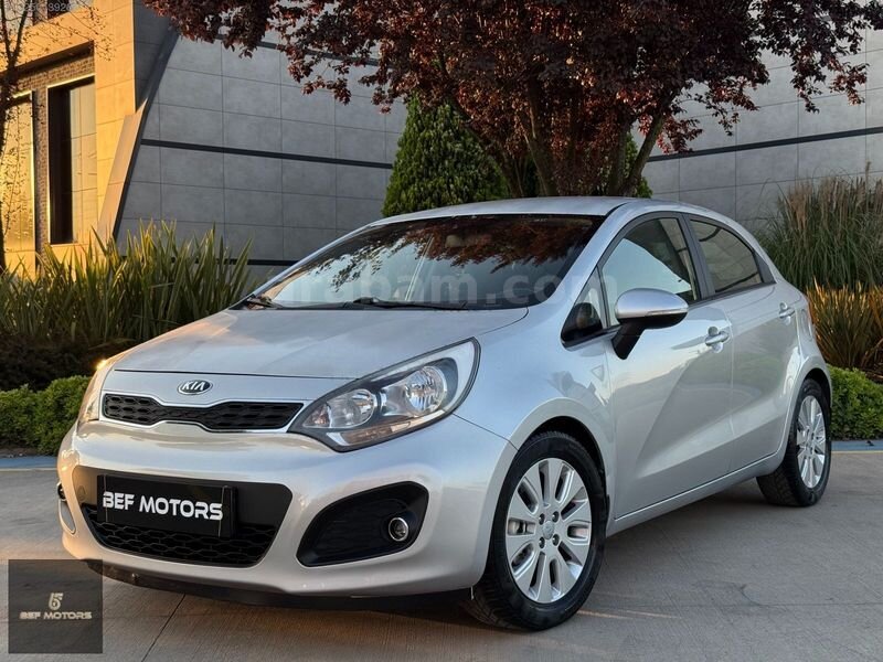Galeriden Kia Rio 1.25 CVVT Fancy 2014 Model Sakarya 155.000 km Gri