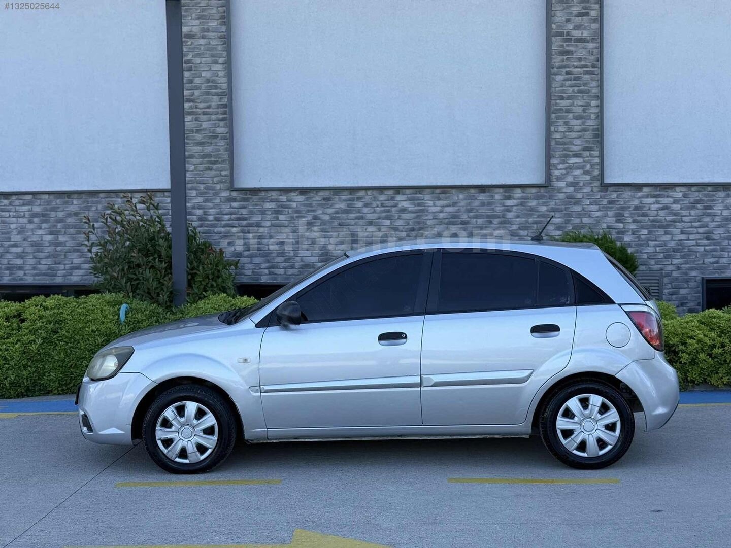 Galeriden Kia Rio 1.4 GSL Trend 2011 Model Sakarya 301.000 km Gri 4
