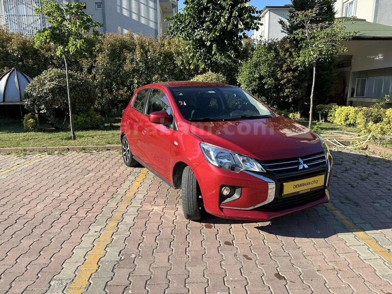 Galeriden Mitsubishi Space Star 1.2 Intense 2021 Model İstanbul 51.500 km Kırmızı