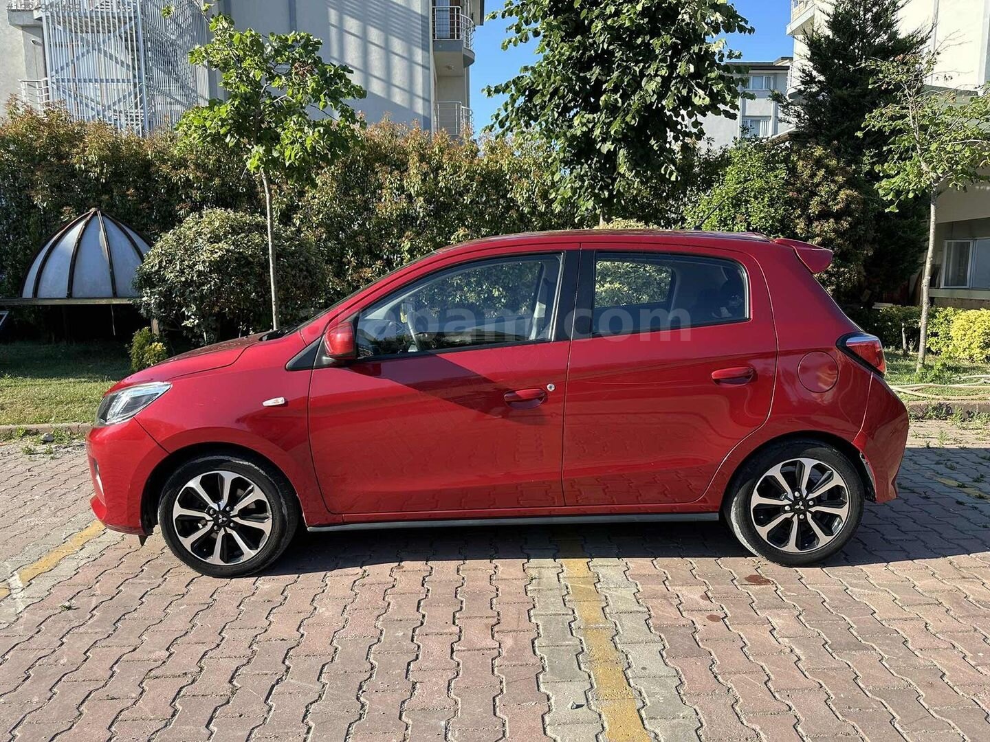 Galeriden Mitsubishi Space Star 1.2 Intense 2021 Model İstanbul 51.500 km Kırmızı 3