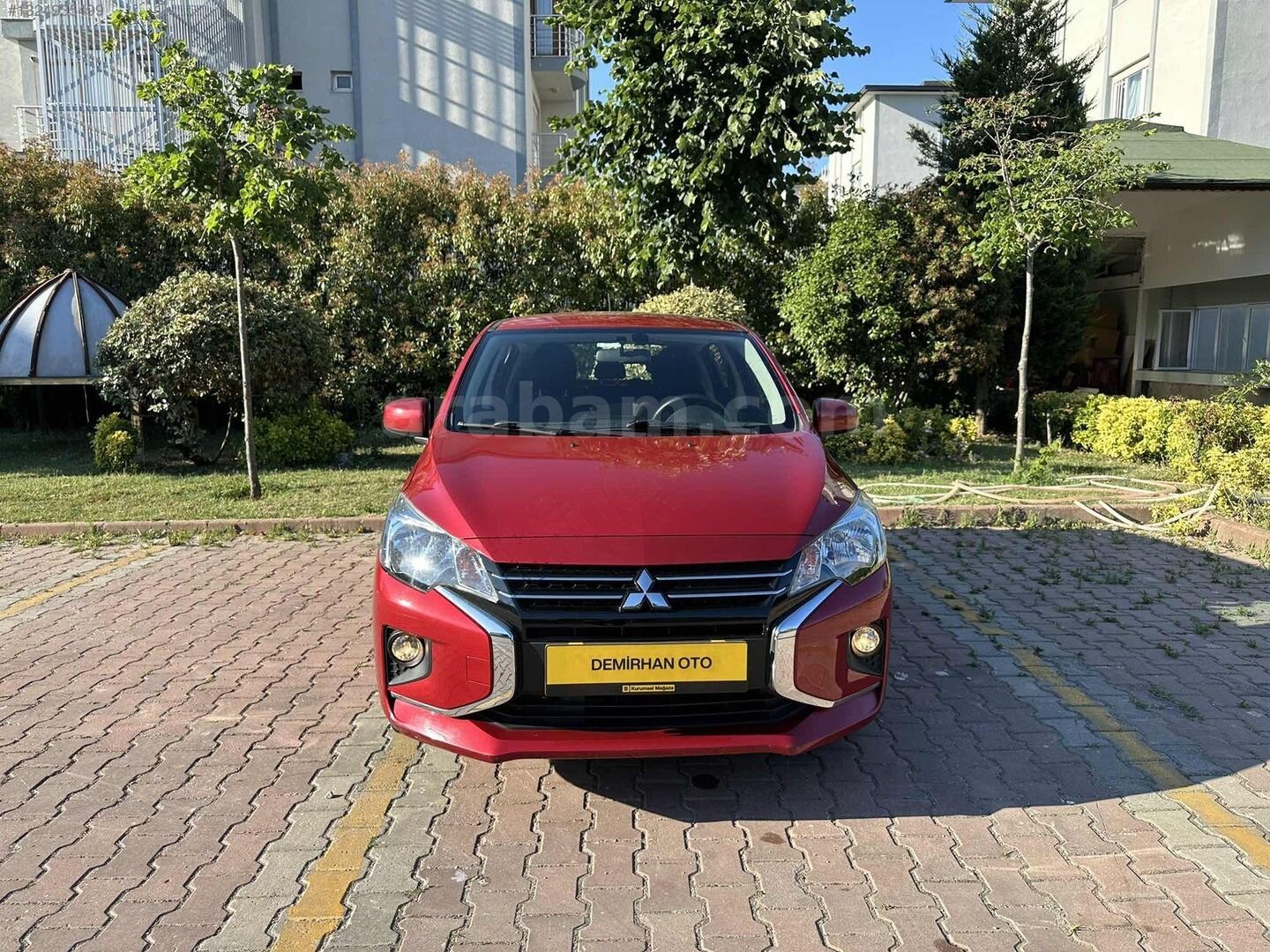 Galeriden Mitsubishi Space Star 1.2 Intense 2021 Model İstanbul 51.500 km Kırmızı 2