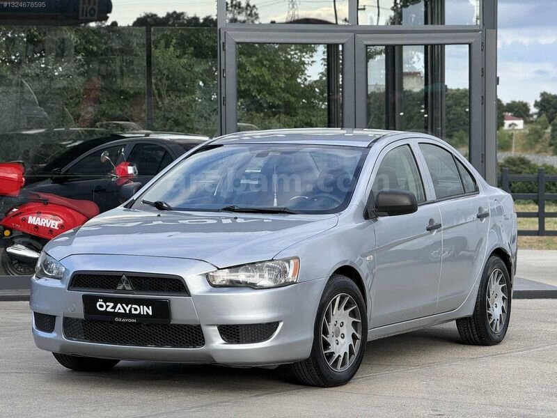 Galeriden Mitsubishi Lancer 1.5 Inform 2010 Model Samsun 199.000 km Gri