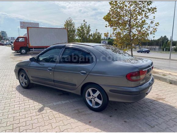 Sahibinden Renault Megane 1.9 DTi Expression 2004 Model  270.000 km Füme