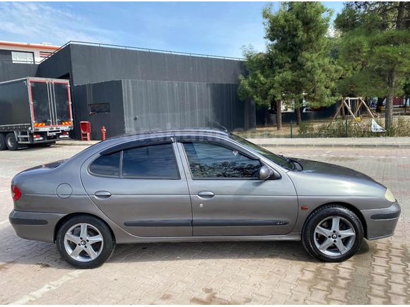 Sahibinden Renault Megane 1.9 DTi Expression 2004 Model  270.000 km Füme