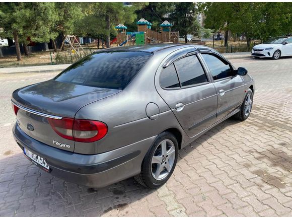 Sahibinden Renault Megane 1.9 DTi Expression 2004 Model  270.000 km Füme