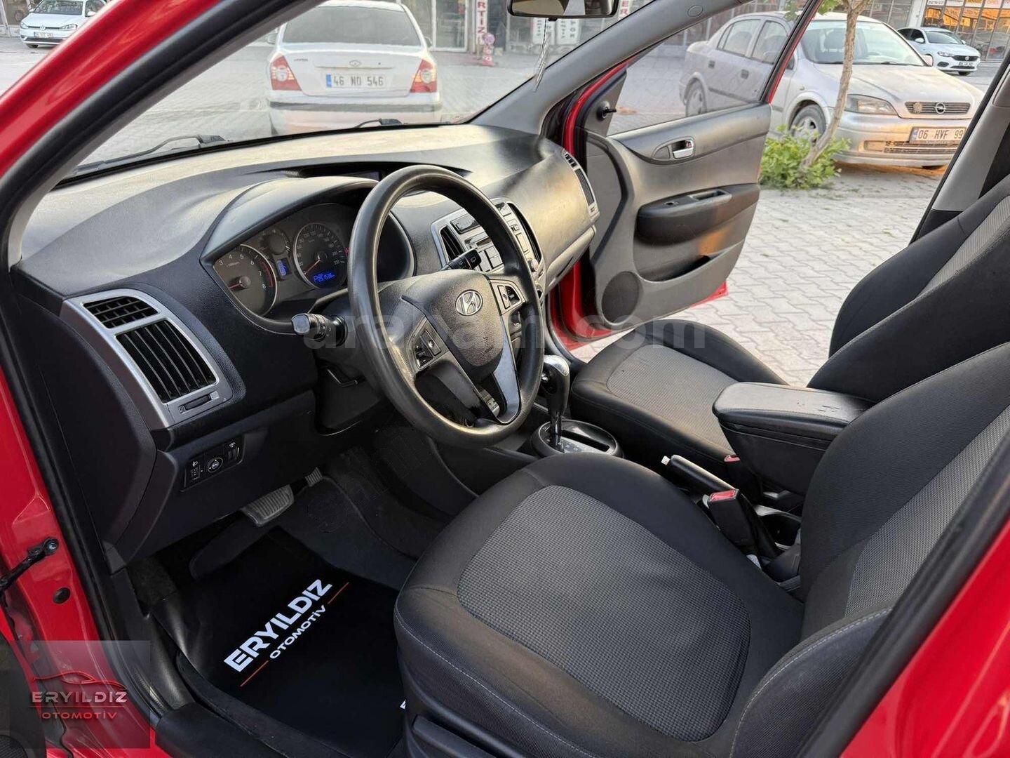 Galeriden Hyundai i20 1.4 CVVT Jump 2013 Model Kahramanmaraş 250.000 km Kırmızı 5