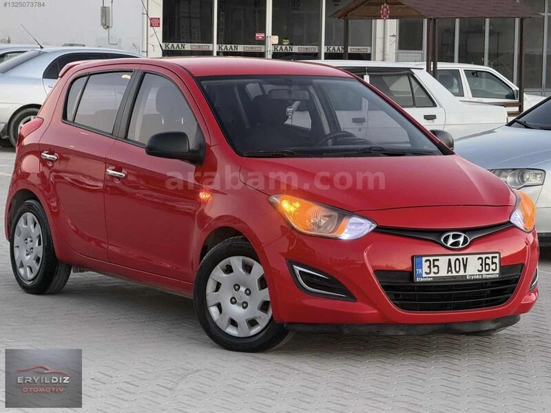 Galeriden Hyundai i20 1.4 CVVT Jump 2013 Model Kahramanmaraş 250.000 km Kırmızı