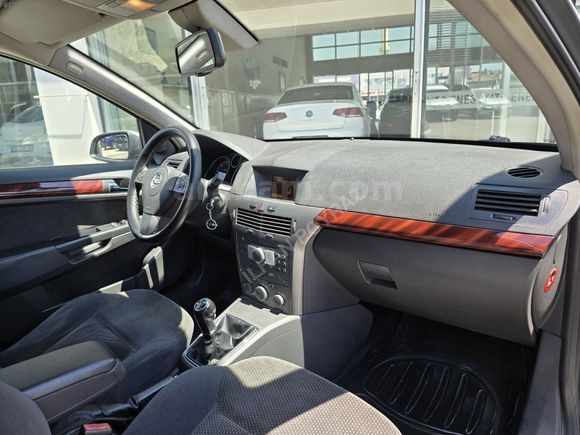 İLHAN POYRAZ'DAN 2005 OPEL ASTRA 1.3 CDTİ ENJOY 255.000 KM'DE