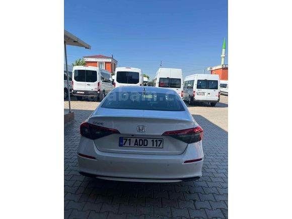 Sahibinden Honda Civic 1.5 i-VTEC Eco Executive Plus 2023 Model 