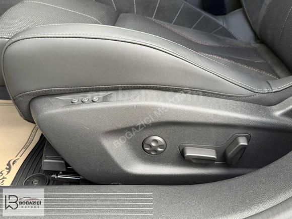 2023 DS 4 1.5 BLUEHDİ PERFORMANCE LİNE HATASIZ SADECE 10 BİN KM