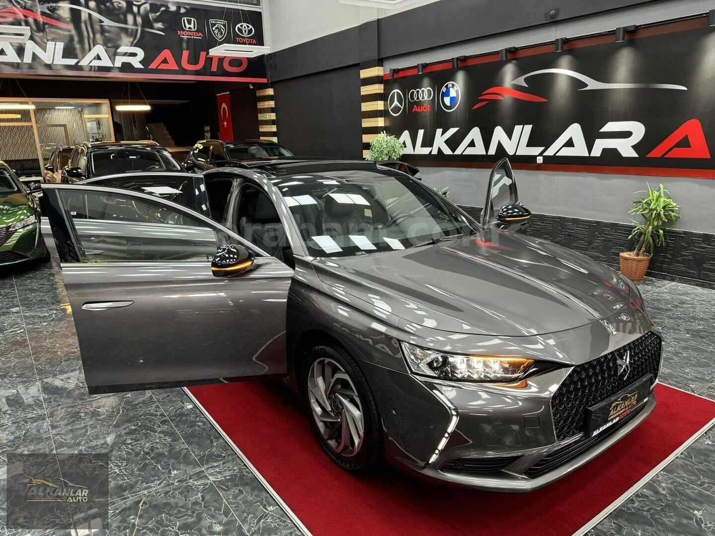 Galeriden DS Automobiles DS9 1.6 Puretech Opera 2022 Model Sivas 82.000 km Füme 1