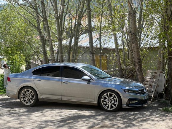 Sahibinden Volkswagen Passat 1.6 TDi 2020 Model  127.000 km Gri