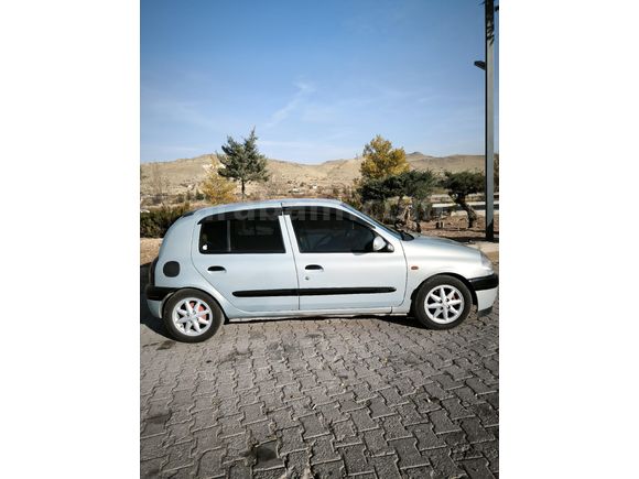 Sahibinden Renault Clio 1.4 Alize 2002 Model  232.000 km Gri (Gümüş)