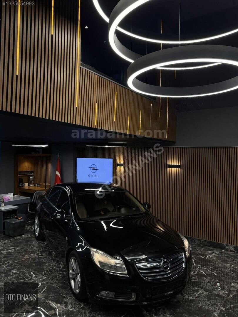 Galeriden Opel Insignia 1.4 T Edition Elegance 2012 Model İstanbul 211.000 km Siyah 2