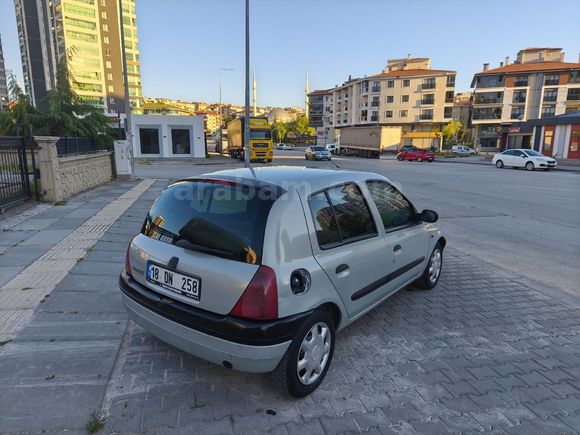 Sahibinden Renault Clio 1.6 RTE 2000 Model Ankara