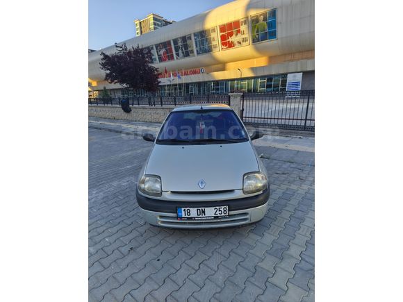 Sahibinden Renault Clio 1.6 RTE 2000 Model Ankara