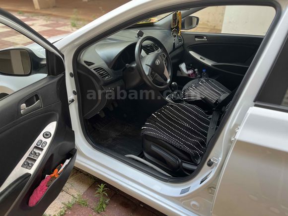 Sahibinden Hyundai Accent Blue 1.6 CRDI Mode Plus 2015 Model 