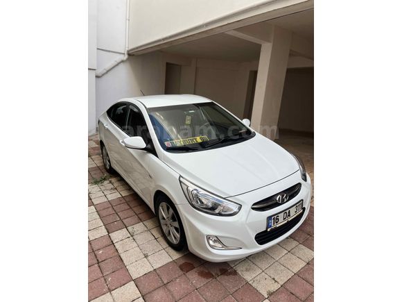 Sahibinden Hyundai Accent Blue 1.6 CRDI Mode Plus 2015 Model 