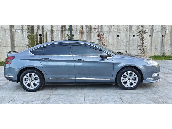 ağır bakımları yeni nadir kalanlardan sunrooflu otomatik c5