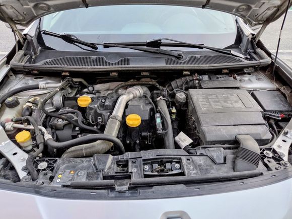 1 parça boyalı çok temiz 2012 model fluence