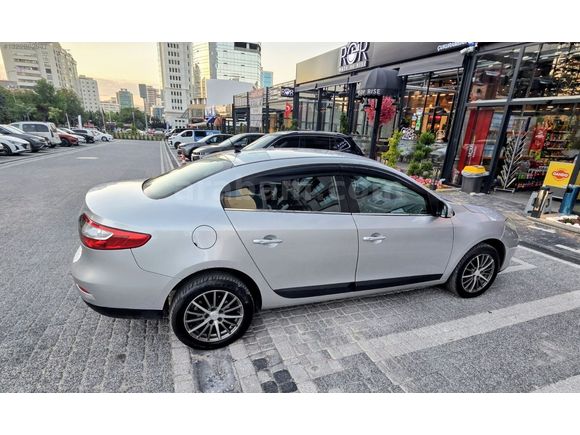1 parça boyalı çok temiz 2012 model fluence