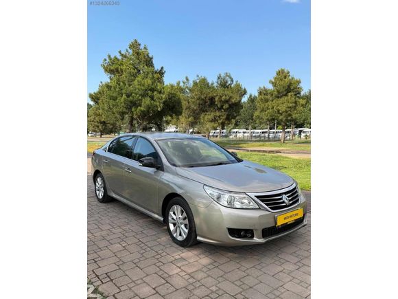 2011 MODEL 233000KM DİZEL RENAULT LATITUDE